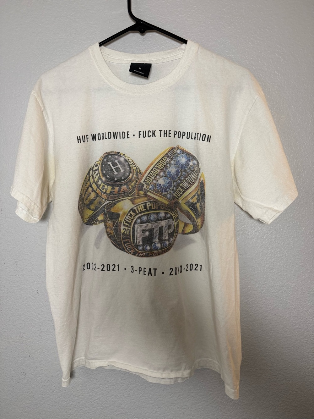 HUF Worldwide FTP Championship Rings Graphic T-Shirt Men’s Medium White Tee